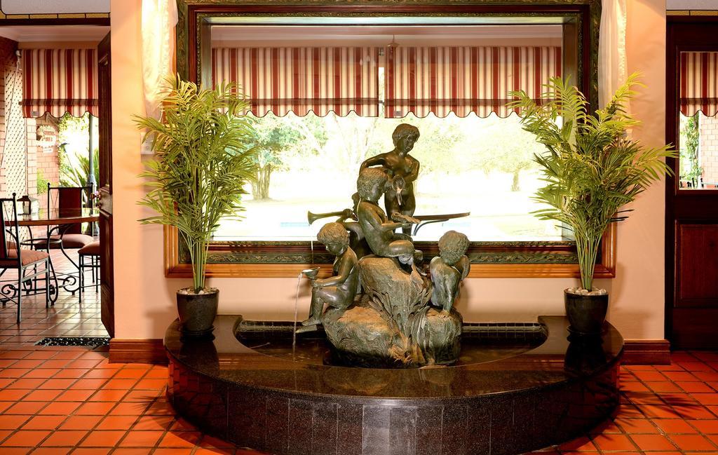 The Woodpecker Inn Pretoria-Noord Buitenkant foto